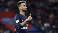 Gelandang Paris St Germain, Javier Pastore, saat tampil melawan Caen pada laga Liga Prancis di Stadion Parc des Princes, Prancis, Sabtu (20/5/2017). (AFP/Thomas Samson)