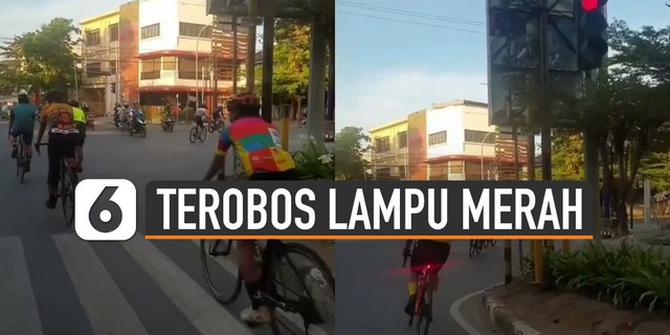VIDEO: Viral Rombongan Pesepeda Terobos Lampu Merah, Nekat Menyetop Kendaraan Lain