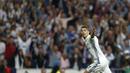 Pemain bintang Real Madrid, Cristiano Ronaldo merayakan golnya ke gawang Atletico Madrid pada laga leg pertama semifinal Liga Champions di Santiago Bernabeu stadium, Madrid, ( 2/5/2017). Real Madrid menang 3-0. (AP/Francisco Seco)