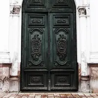 ilustrasi pintu/Photo by isabel garger on Unsplash