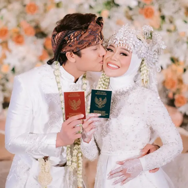 Rizky Billar dan Lesti Kejora.