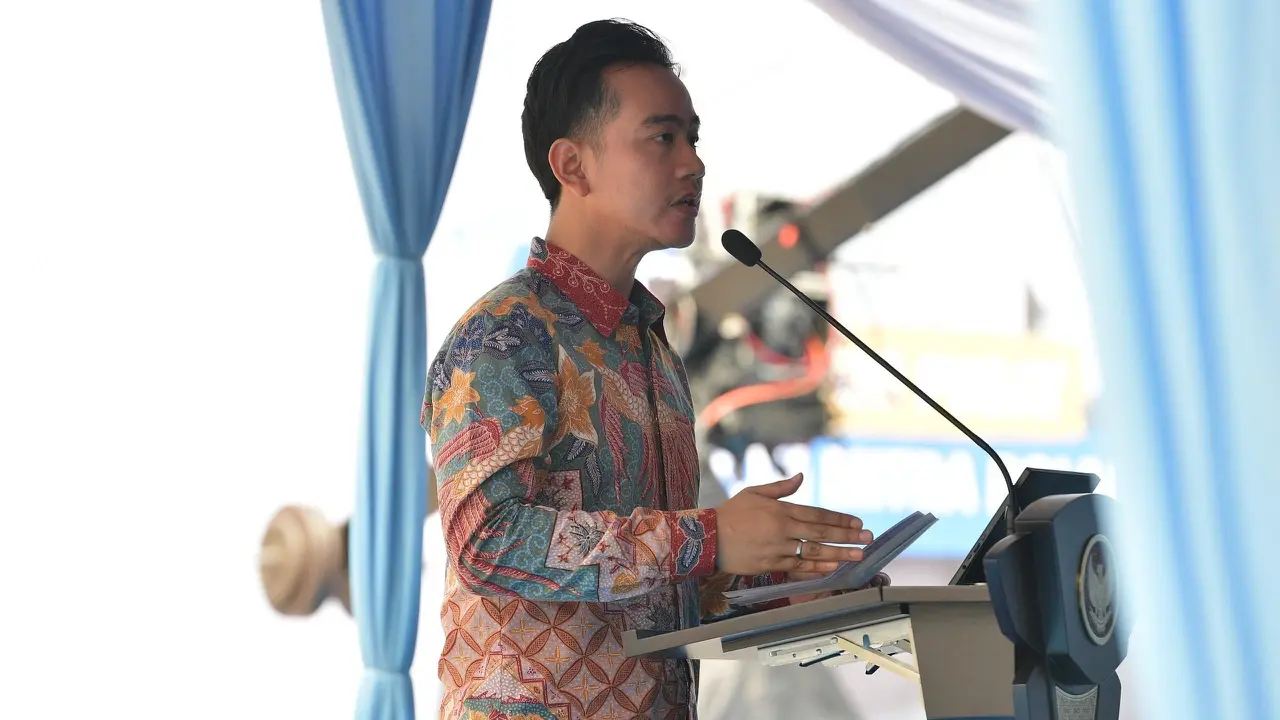Wakil Presiden (Wapres) RI, Gibran Rakabuming Raka dalam acara Peresmian Kantor Pusat Mitra Senkom Polri Jakarta Timur, Kamis (17/7/2025).