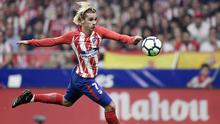 Barcelona sedang bergerak untuk bertemu penyerang Atletico Madrid, Antoine Griezmann sebelum harganya melambung tinggi. Menurut salah satu media Spanyol L'equip Blaugrana menawarkan harga sekitar 89 juta pound sterling. (AFP/Gabriel Bouys)