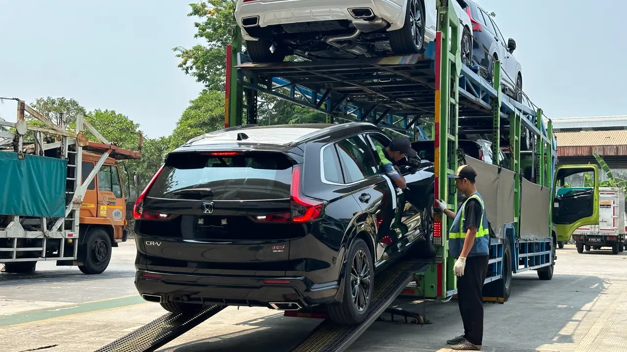 CR-V Hybrid Mulai Dikirim ke para konsumen