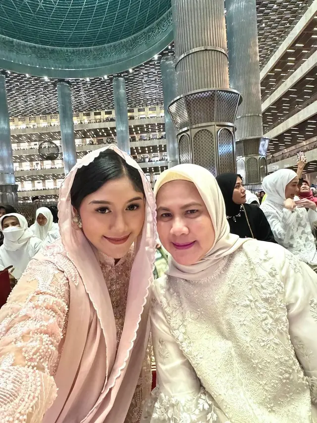 Erina Gudono dan Iriana Jokowi. (Foto: Dok. Instagram @erinagudono)