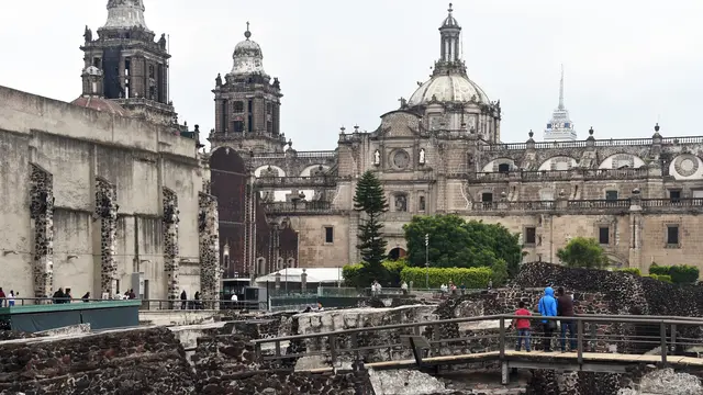 Mengunjungi Kuil Templo Mayor Suku Aztec di Meksiko