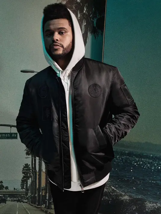 Seperti memberi bensin pada api gosip, perempuan tersebut dengan cepat menyembunyikan wajahnya dengan tangannya saat paparazzi mencoba memotretnya. (instagram/theweeknd)