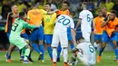 Para pemain Brasil merayakan kemenangan mereka atas Argentina di akhir pertandingan semifinal Copa America 2019 di Stadion Mineirao, Belo Horizonte, Brasil, Selasa (2/7/2019). Brasil lolos ke final Copa America 2019 setelah menghajar Argentina 2-0. (AP Photo/Victor R. Caivano)