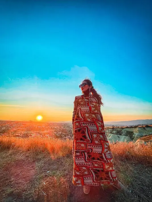"Tapi di sana nggak boleh diambil. Kalau makin membesar akan diambil, tapi kalau tidak ya, dia yakin sih 80 persen akan hilang dengan sendirinya," ungkapnya. (Instagram/ashanty_ash)