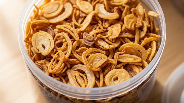 Ilustrasi Bawang Goreng.