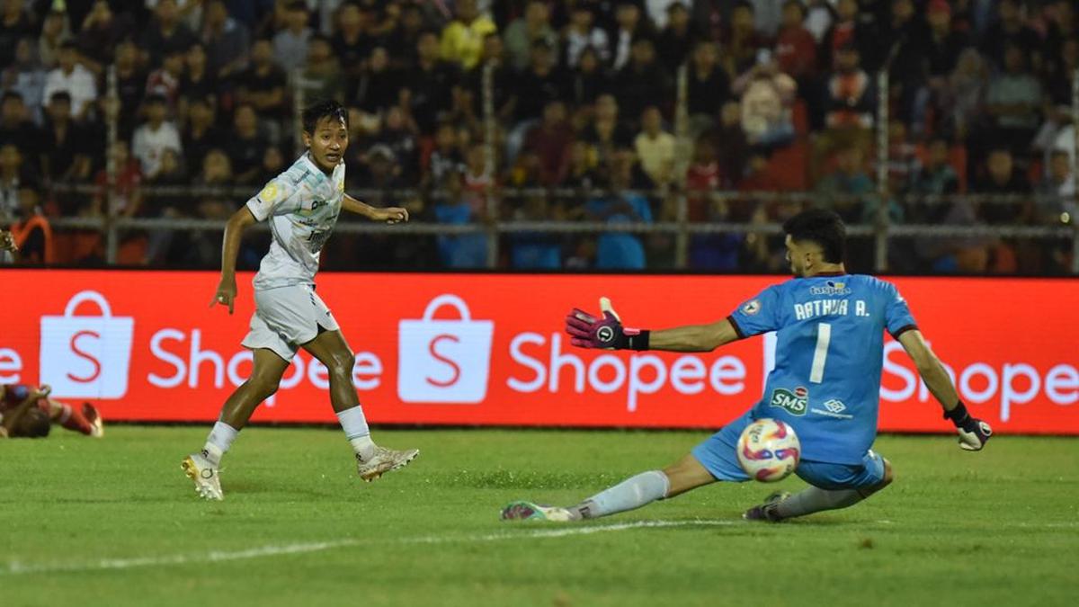 3 Pemain Persib Ini Tuai Pujian Bojan Hodak usai Bawa Tim Kalahkan Semen Padang 4-1 di BRI Liga 1