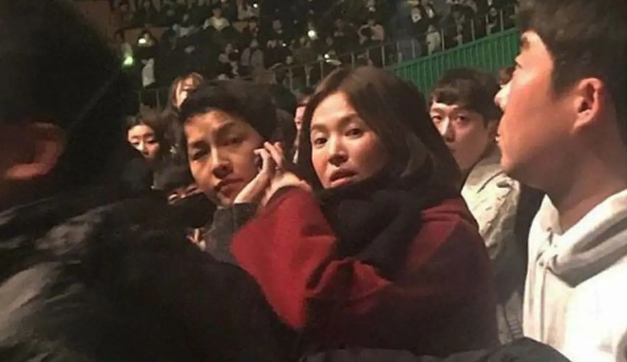 Setelah menikah, akhirnya Song Hye Kyo dan Song Joong Ki kembali terlihat menghadiri acara bersama. (instagram.com/sweetsongzone)