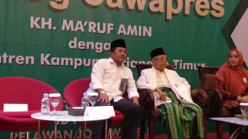 Ma'ruf Amin melakukan dialog bersama elemen pondok pesantren di wilayah Priangan Timur, Jawa Barat. (Merdeka.com)