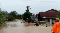 Banjir merendam 5 kecamatan di kota Padang. Sementara itu, 13 korban heli jatuh di Poso, dimakamkan di Tamam Makam Pahlawan Kalibata.