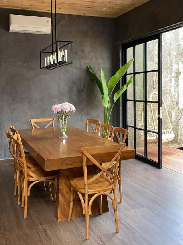 Rumah Donna Agnesia dan Darius Sinathrya