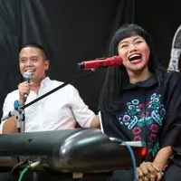 Pemilik album Yura (2014) itu juga mengaku sejak kecil membiasakan disiplin. Membagi waktu antara belajar, karier dan kehidupan pribadinya. (Adrian Putra/Bintang.com)