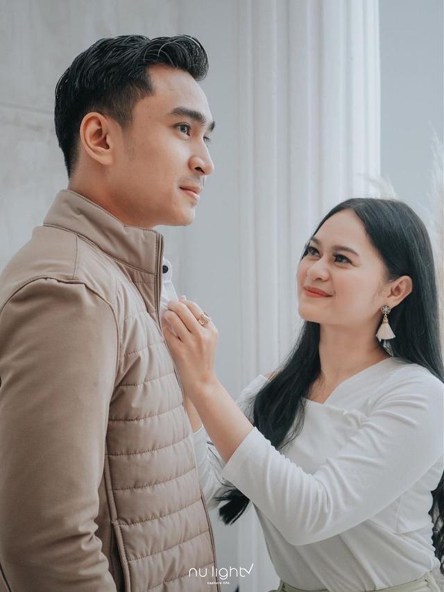 Makin Mesra, Ini 6 Pemotretan Lutfi Agizal dan Nadya Indry yang Berkonsep Vintage