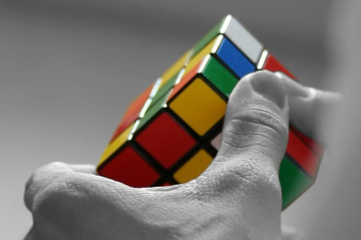 Bocah 3 Tahun Selesaikan Main Rubik Cuma 47 Detik!
