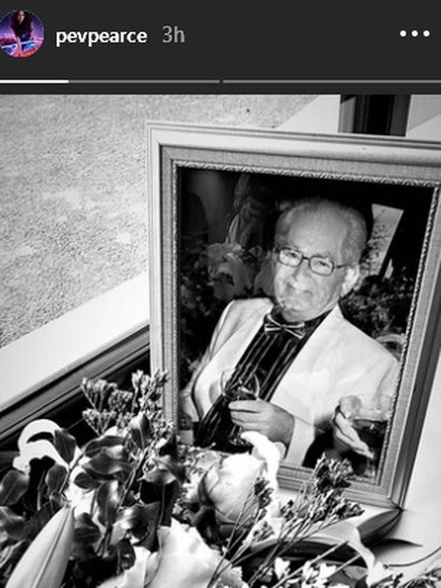 Pemakaman Kakek Pevita Pearce