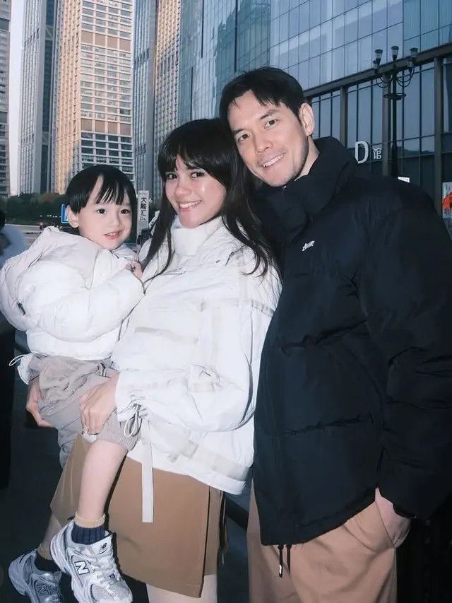 Potret OOTD Publik Figur Rayakan Pergantian Tahun dengan Liburan di China.