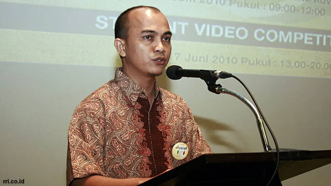 pengamat-heribudianto130618b.jpg
