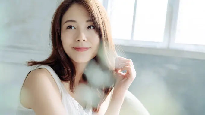 Mengenal Istilah Skin Brightening vs Skin Lightening dalam Produk Kecantikan, Cek yang Paling Dibutuhkan Kulit!