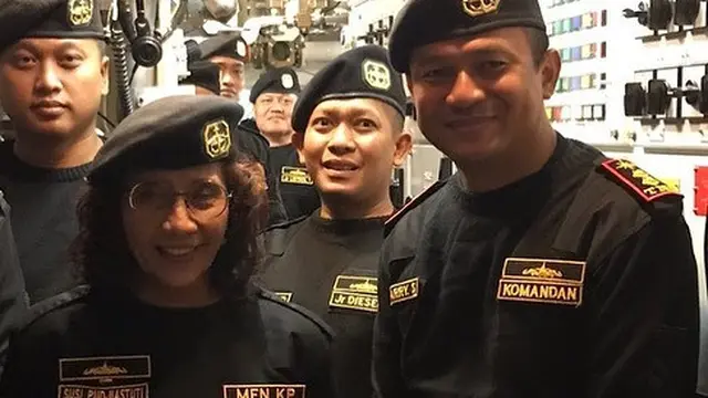 Turut Bela Sungkawa, Ini 6 Potret Kenangan Susi Pudjiastuti dengan Kolonel Harry Setyawan