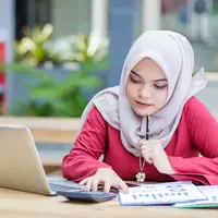 Mengalokasikan THR./Copyright shutterstock.com