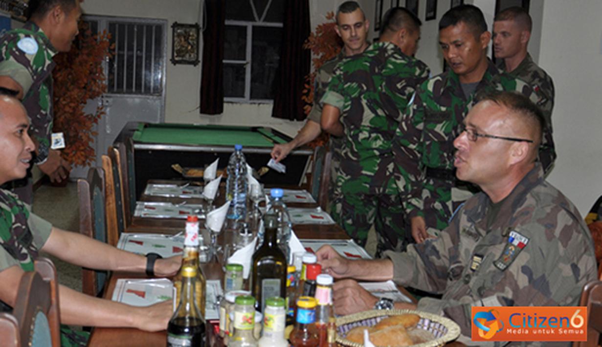 Citizen6, Lebanon: Kegiatan kunjungan didahului dengan perkenalan oleh masing-masing staf kedua Batalyon, dilanjutkan dengan makan malam bersama, dan sekaligus buka puasa bagi personel Konga UNIFIL. (Pengirim: Badarudin Bakri).