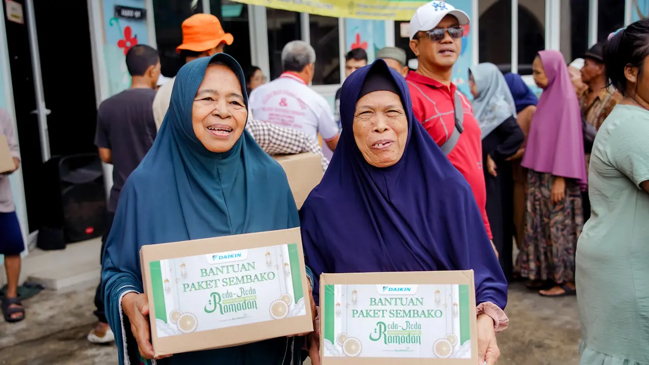 Bertepatan dengan Ramadan, lebih dari 1.000 paket sembako disalurkan melalui salah satu agenda inisiatif sosial tahunan, Roda-Roda Ramadan.