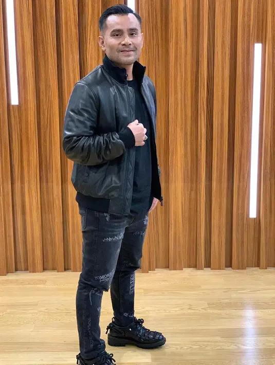 Meskipun kegiatan di luar rumah terbatas, namun Judika mengaku di masa pandemi ini menjadi tahun terproduktif untuknya. Pasalnya beberapa bulan terakhir ini ia telah menciptakan banyak lagu. (Instagram/Jud1ka)