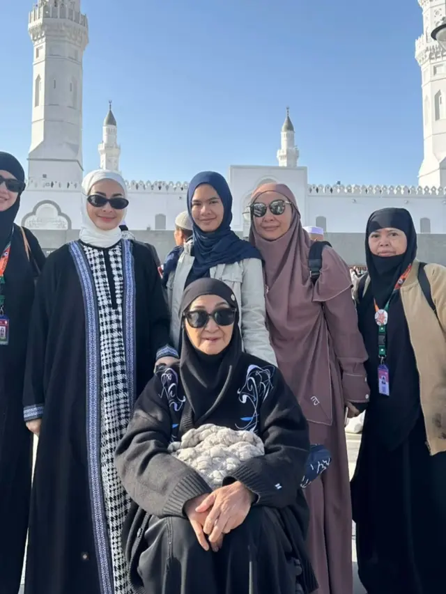 Iis Dahlia tunjukkan momen haru Bersama keluarga. (credit:instagram.com/isdadahlia)