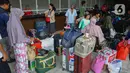 Di sisi lain, Dinas Perhubungan (Dishub) Jakarta telah menyiapkan empat terminal utama dan tiga terminal bantuan untuk melayani naik dan turun penumpang yang akan mudik sepanjang libur Nataru 2024/2025 dengan angkutan umum. (Liputan6.com/Angga Yuniar)