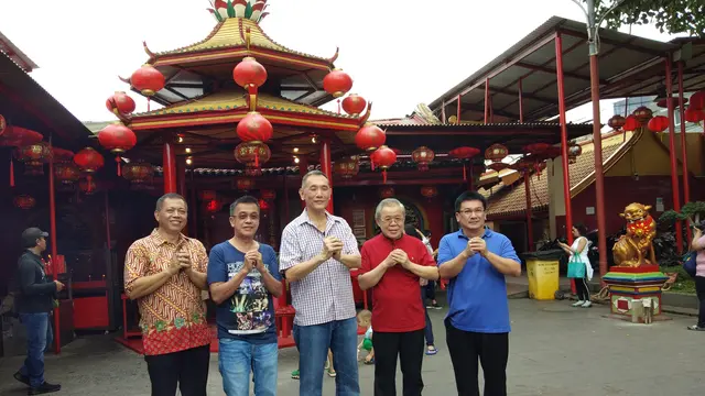 Sambut Imlek, Intip Persiapan di Klenteng Tertua di Jakarta
