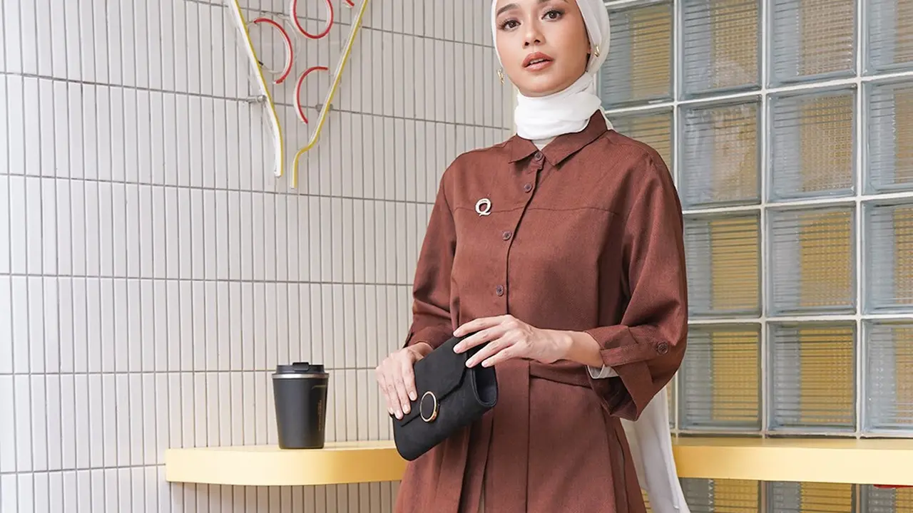 Tips Padu Padan Outfit dengan Nyaman Bagi Pengguna Hijab Saat Kembali WFO