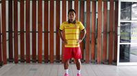 Andik Vermansah dengan kostum latihan Selangor FA. (Bola.com/Nicklas Hanoatubun)