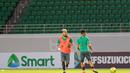 Zulham Zamrun bersama rekan-rekannya di Timnas Indonesia tengah berlatih  dan melakukan uji coba lapangan Philippine Sports Stadium, (18/11/2016). (Bola.com/Nicklas Hanoatubun)