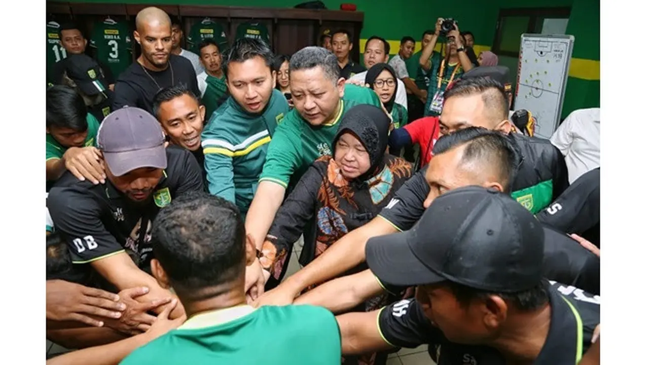 7 Potret Wali Kota Surabaya Tri Rismaharini Dukung Penuh Persebaya Surabaya