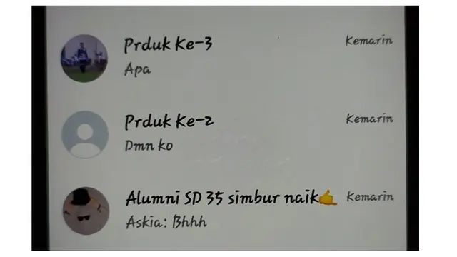 7 Nama Kontak Keluarga di HP Ini Bikin Geleng Kepala