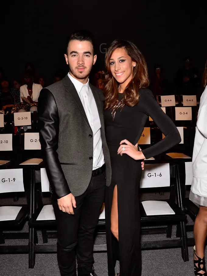 [Bintang] Kevin Jonas dan Danielle Deleasa Sambut Kehamilan Anak Kedua