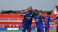 Arema FC menekuk Malut United di Stadion Soepriadi, Kota Blitar, Sabtu (19/10/2024) dengan skor 3-1. (Bola.com/Iwan Setiawan)