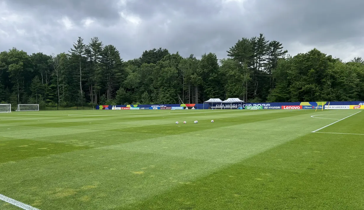 Lapangan latihan Timnas Skotlandia di New England Revolution Training Center, Boston, Amerika Serikat, tampak siap digunakan untuk sesi latihan resmi jelang laga lanjutan Grup C Piala Dunia 2026, Kamis (18/6/2026). Rumput yang terawat dan berbagai perlengkapan latihan telah dipersiapkan untuk mendukung persiapan skuad asuhan Steve Clarke. (KLY Sports/Hery Kurniawan)