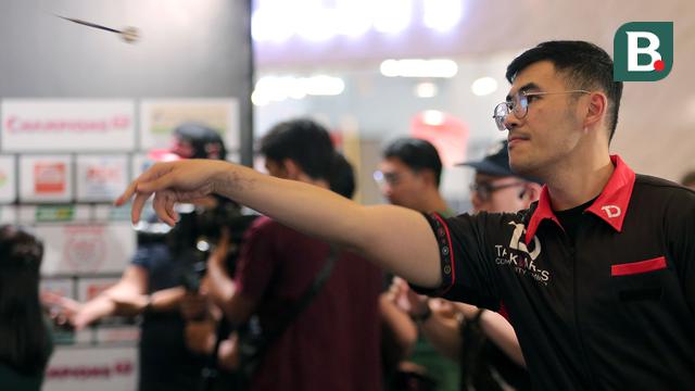 Foto: Bidikan Titis Putra Fajar Utama Nobatkan Dirinya Jadi Raja Darts National Competition 2024 Series 4