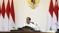 Presiden Joko Widodo atau Jokowi memimpin rapat terbatas percepatan peta jalan penerapan industri 4.0 di Kantor Presiden, Jakarta, Selasa (3/9/2019). Jokowi meminta percepatan peta jalan penerapan industri 4.0 guna mendongkrak investasi dan ekspor. (Liputan6.com/Angga Yuniar)