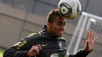 .Bek Porto, Danilo Luiz dibidik Real Madrid (AFP)
