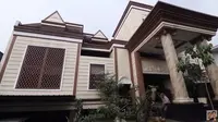 Rumah mewah Eyang Wulan Guritno (Sumber: YouTube/Baim Paula)