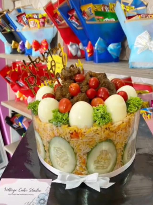 Kreatif, 6 Potret Kue Ulang Tahun Ini Terbuat dari Nasi