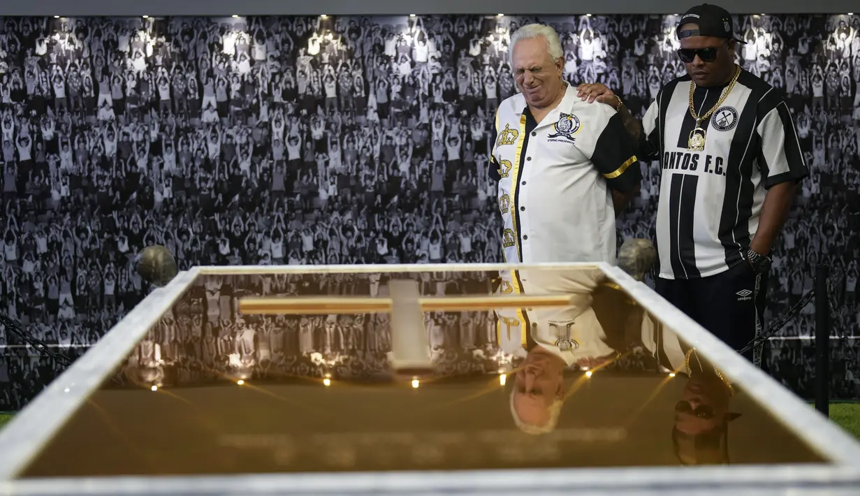 Ini adalah mausoleum (area pemakaman) bertingkat yang memegang rekor dunia Guinness untuk pemakaman tertinggi di duinia. (AP Photo/Andre Penner)