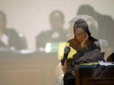Akil Mochtar Tantang Hakim Jatuhkan Vonis Mati 