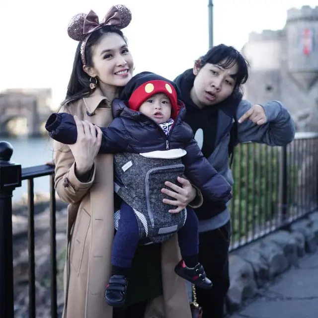 Potret Kebersamaan Sandra Dewi Dengan Asisten Pribadinya, Kompak Bak Sahabat